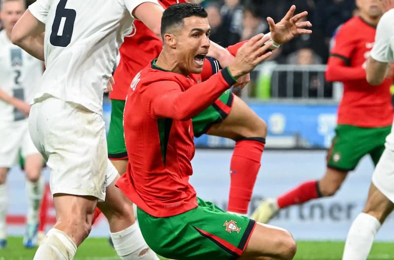 Lùm xùm của trận đấu khiến Ronaldo mất điểm