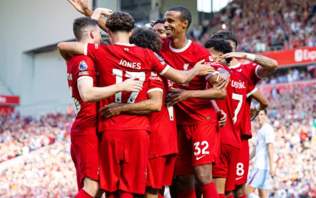 Liverpool nhanh chóng chiếm ưu thế trong hiệp 1