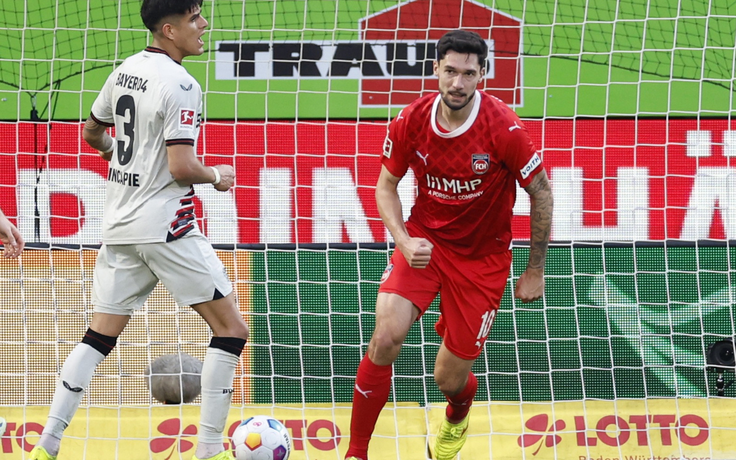 Kết quả 2-1 toàn trận dành cho Leverkusen