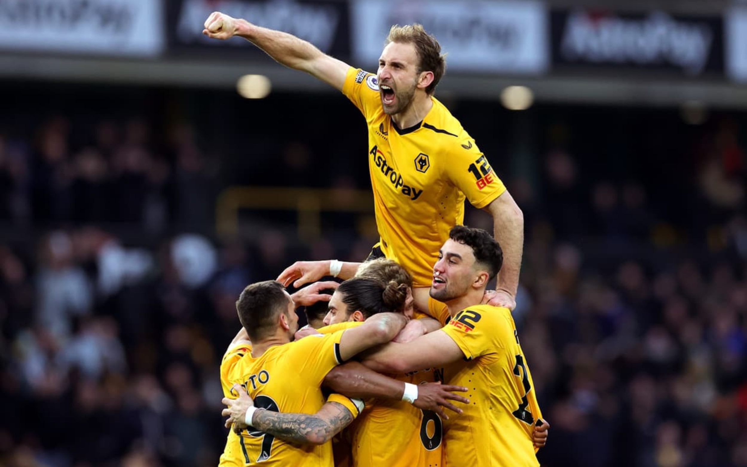 Kết quả cuối cùng của trận đấu là 2-1 thuộc về Wolves