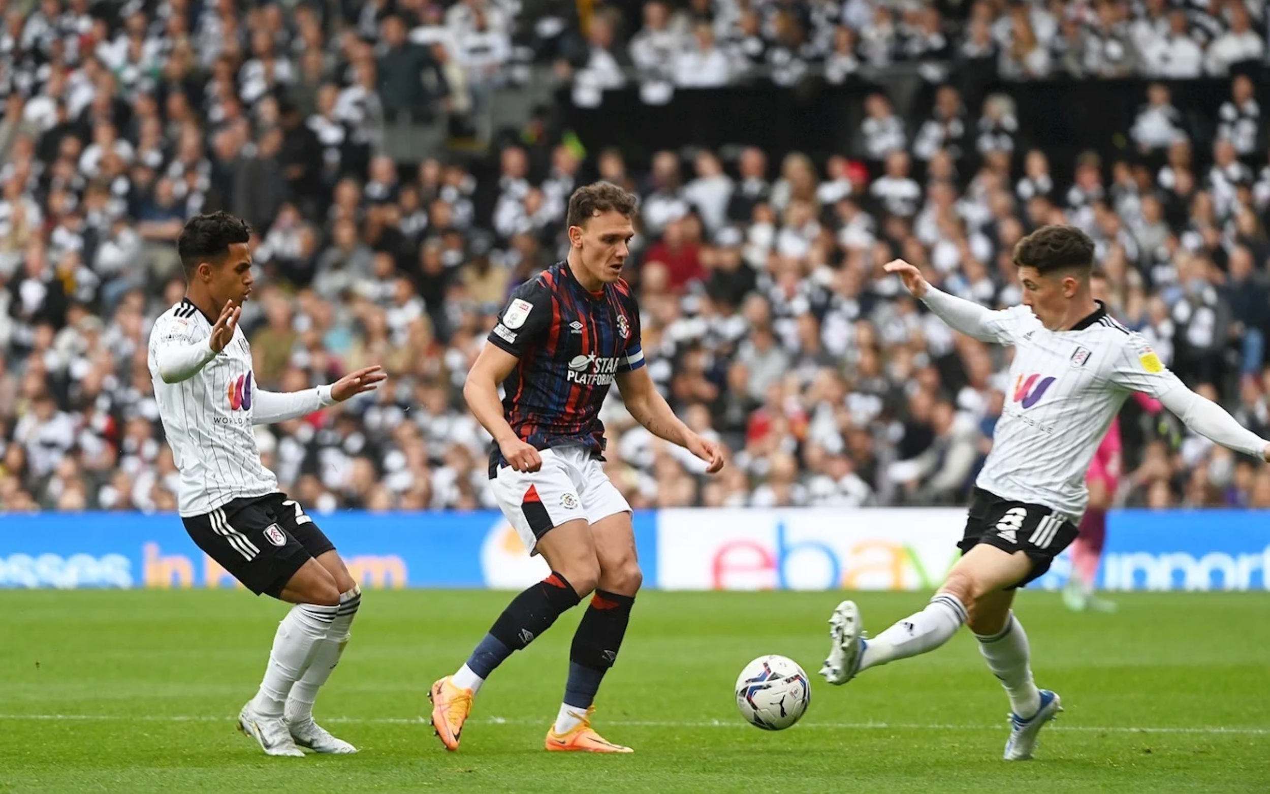 Tình hình về lực lượng và sức mạnh của 2 đội