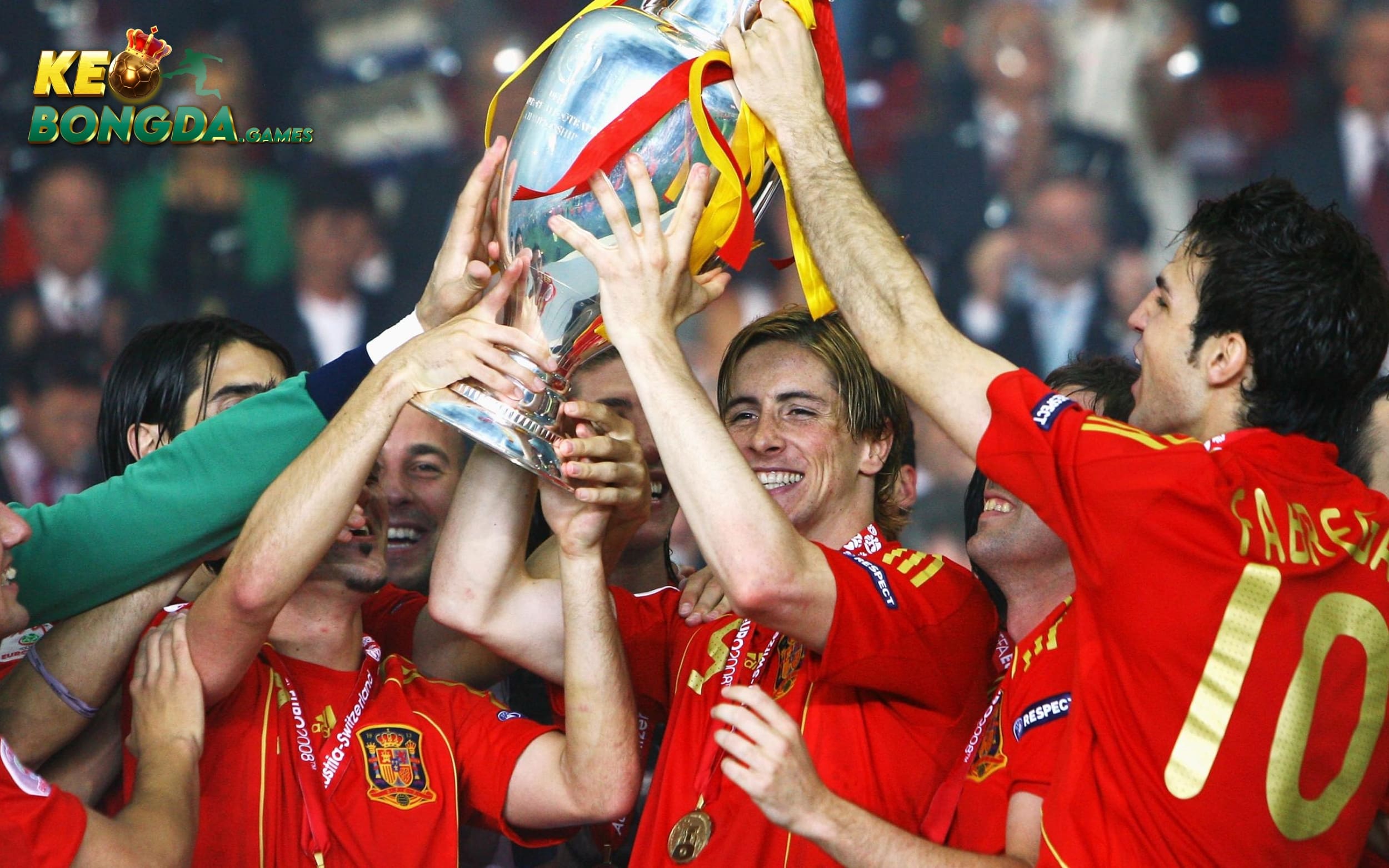 Tây Ban Nha thuận lợi chạm đến chức vô địch Euro 2008